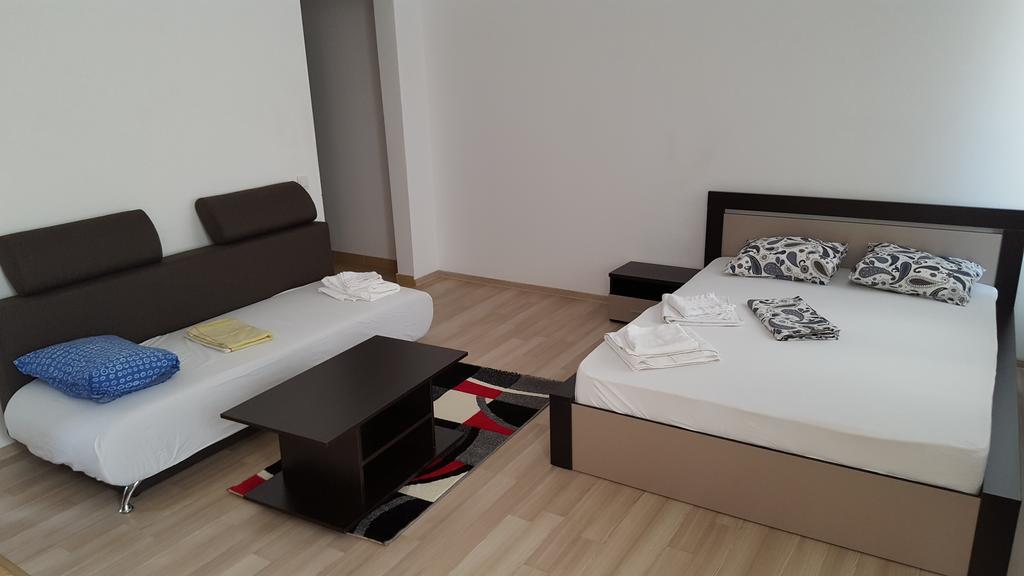 부쿠레슈티 Garsoniere Dinu 아파트 외부 사진